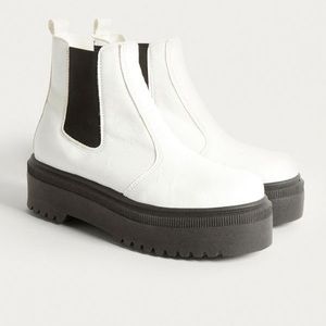 Urban Outfitters Brody Platform Chelsea Boot
